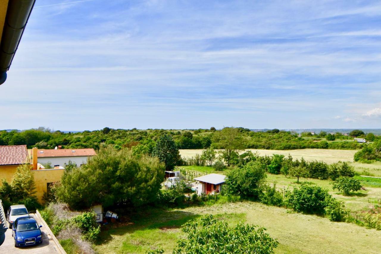 Comfortable Apartment Near The Hidrobaza Beach Štinjan Eksteriør bilde